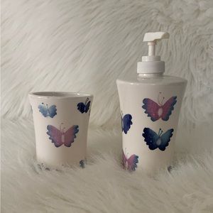 Vintage, ceramic bathroom set